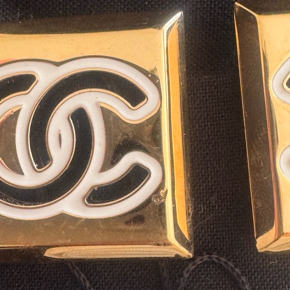 Chanel Gold and Black Clip on earrings - Picture 10 of 10